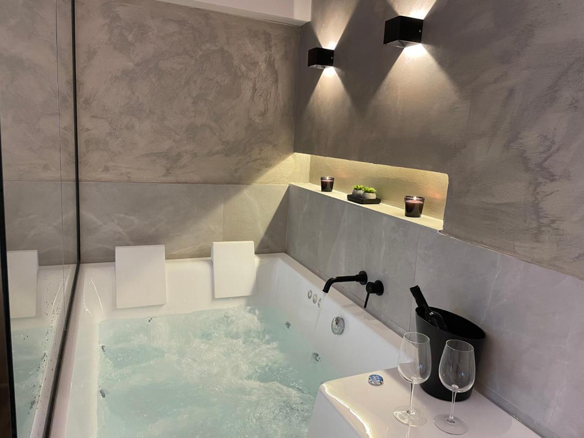 Jacuzzi Suite Ladadika Салоніки Екстер'єр фото